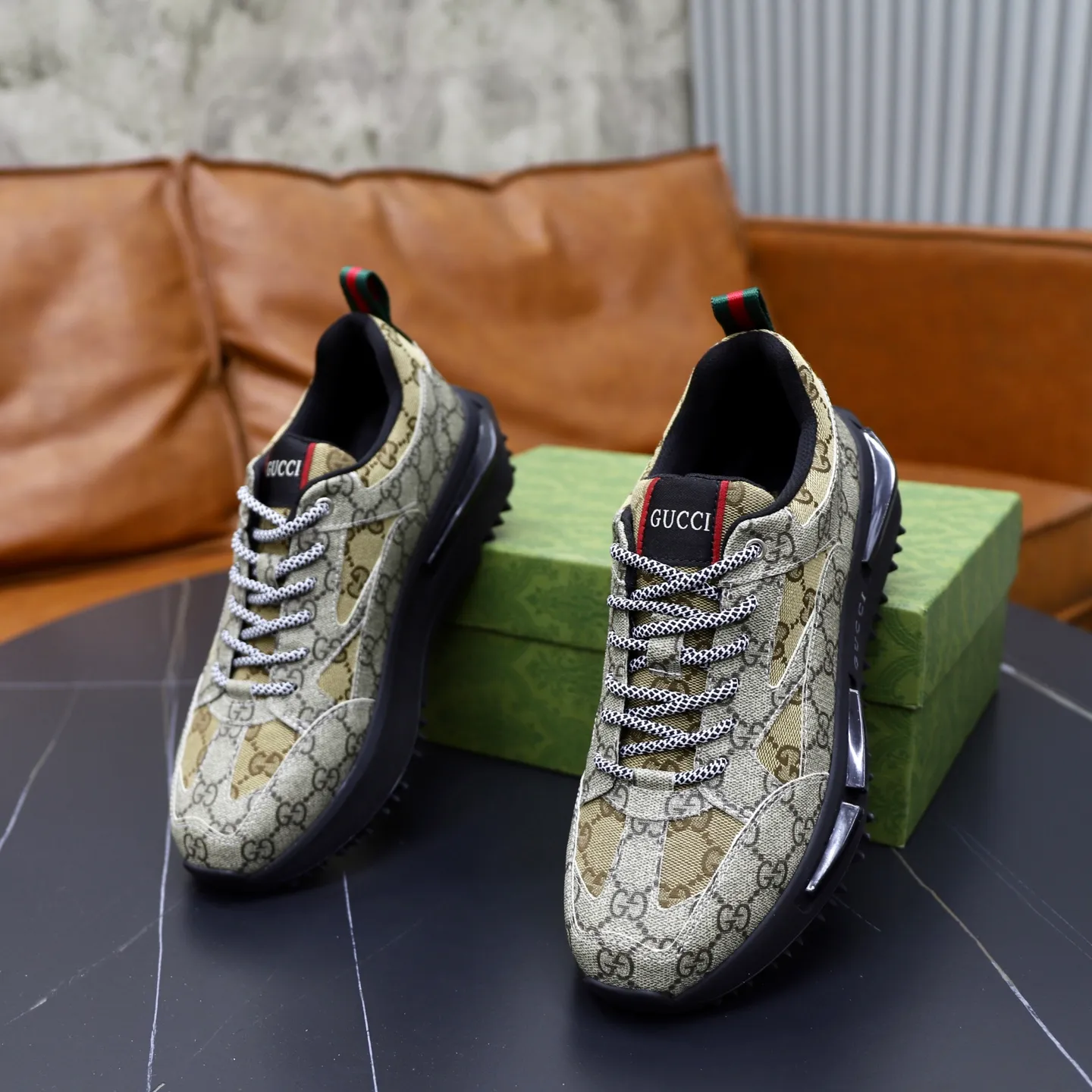Men's shoes: 462💰🙅‍♂️🙅‍♂️🙅‍♂️ Brand: GUCCI Standard code: 38-44 (45 customized) Grade: Same as the official website Material: Original leather splicing Comfortable and breathable lining Original wear-resistant outsole Style category: Men's fashionable casual shoes Running sneakers Noble luxury brand elements Top luxury Color: actual picture color